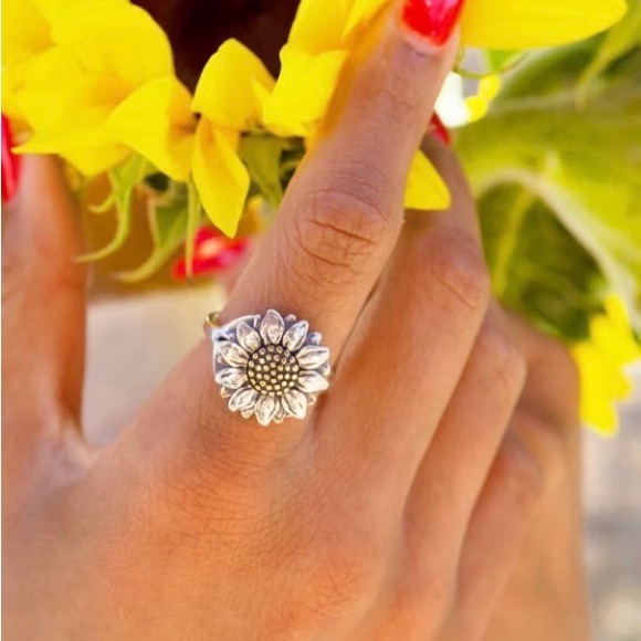 James Avery Jewelry - James Avery Wild Sunflower Ring